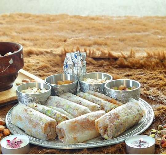 Bellam Dry Fruit Pootharekulu Sweet Online |Jaggery Putharekulu ...